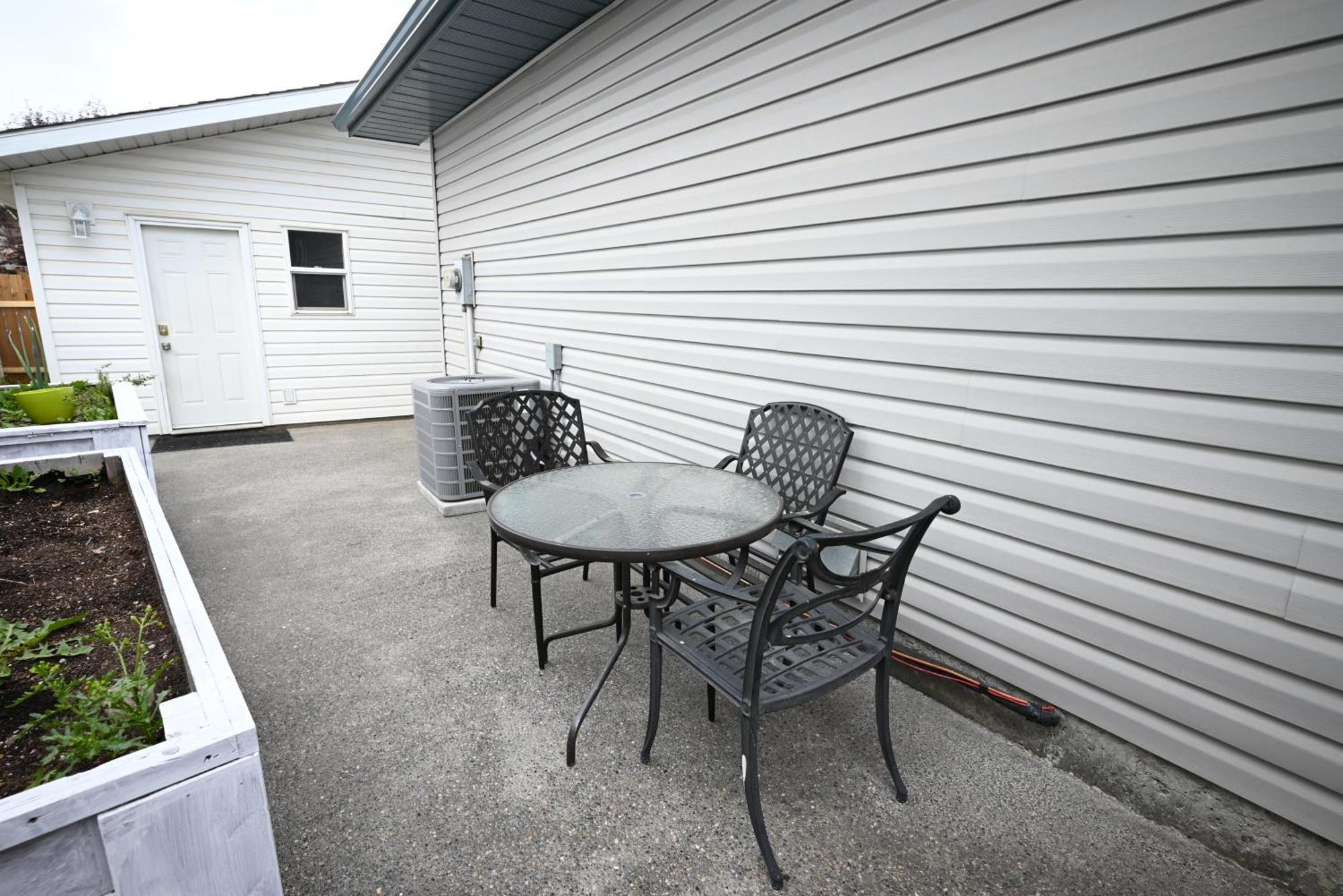 33 Executive Home, Ac, Airport