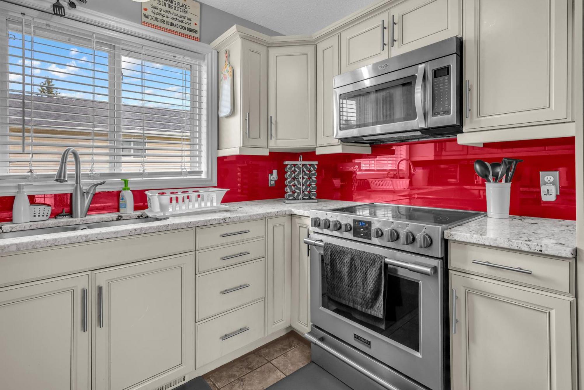 33 Executive Home, Ac, Airport